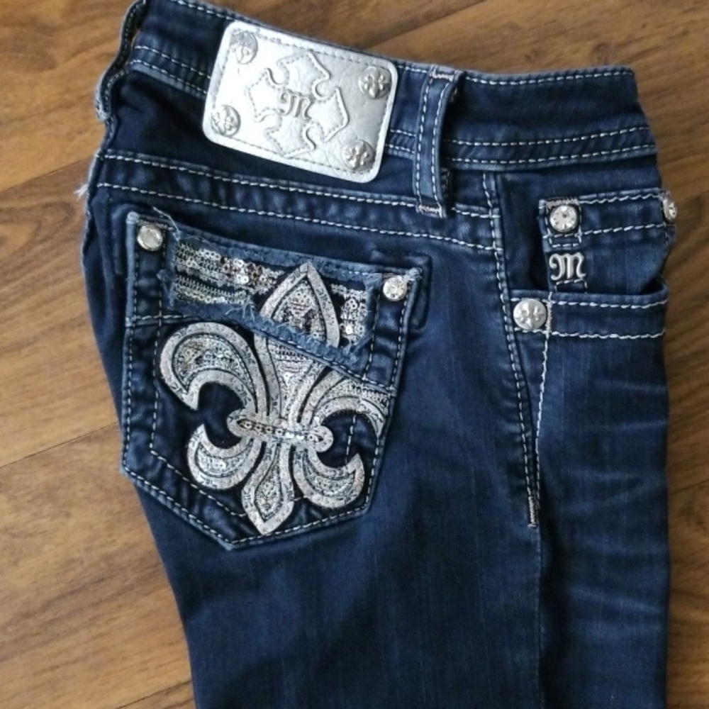 Jeans - Picture 2 of 4